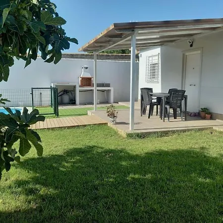 Holiday home Mi Huerto, Casa Con Piscina, En La Barrosa Chiclana de la Frontera